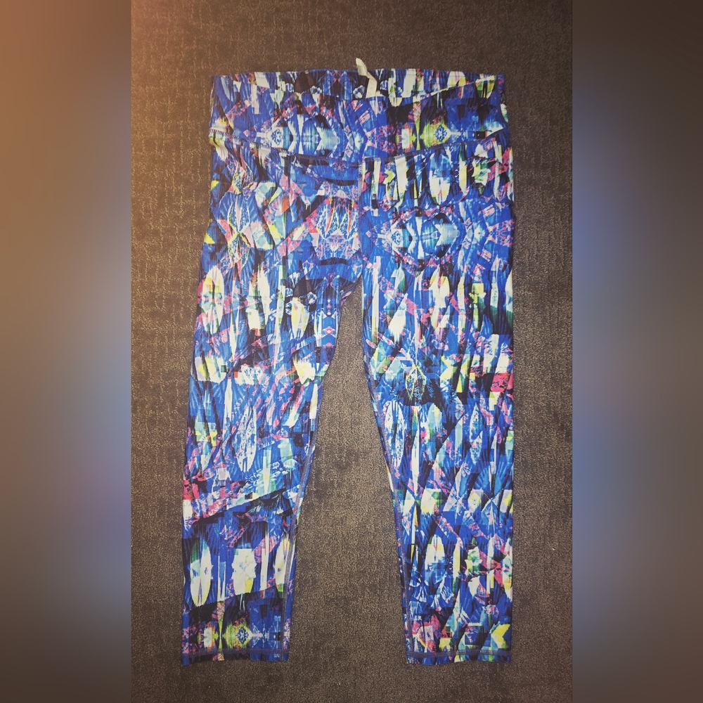 Fabletics Capri Leggings Blue Multi-Print